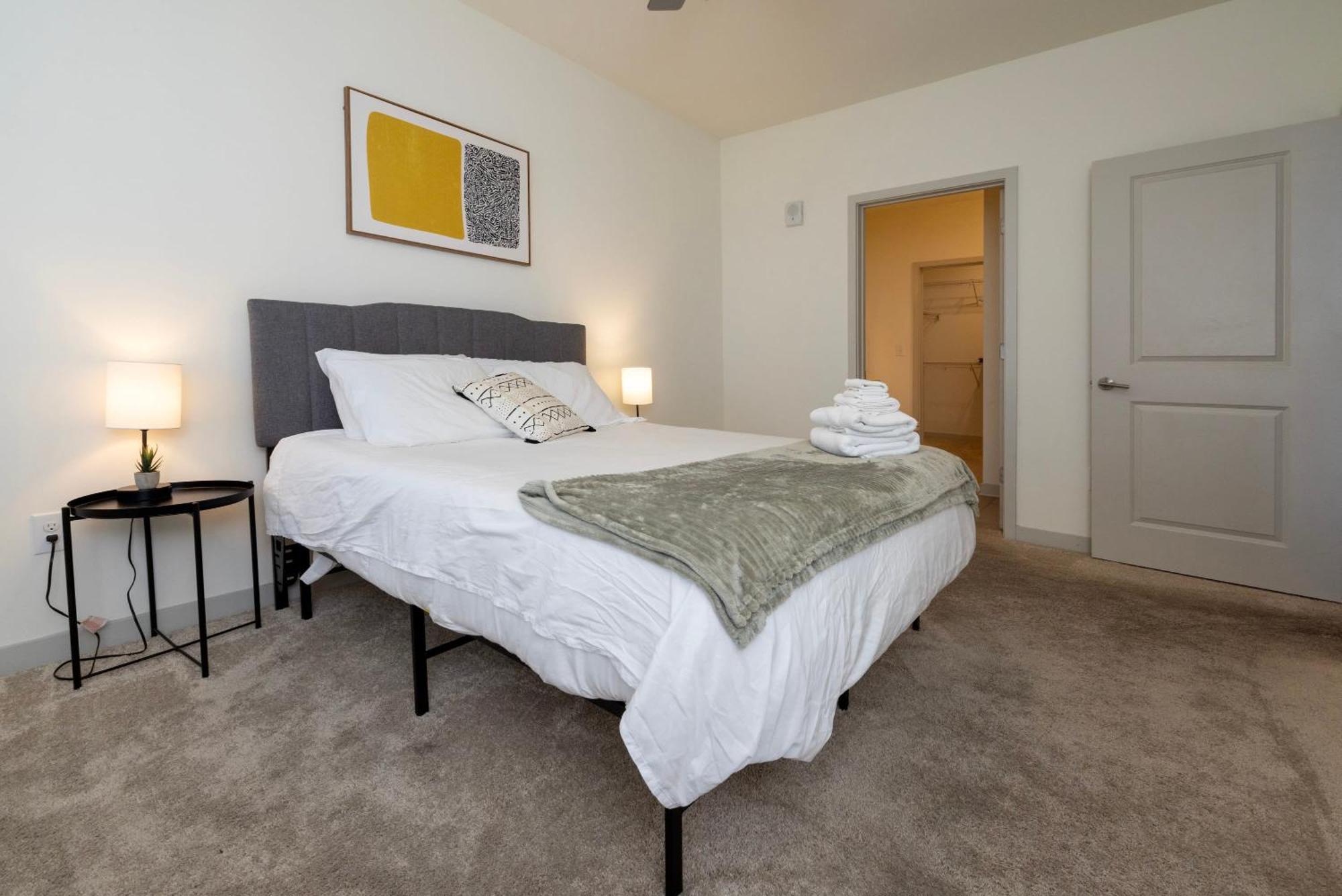 Modern Nulu 2br Cozysuites 01