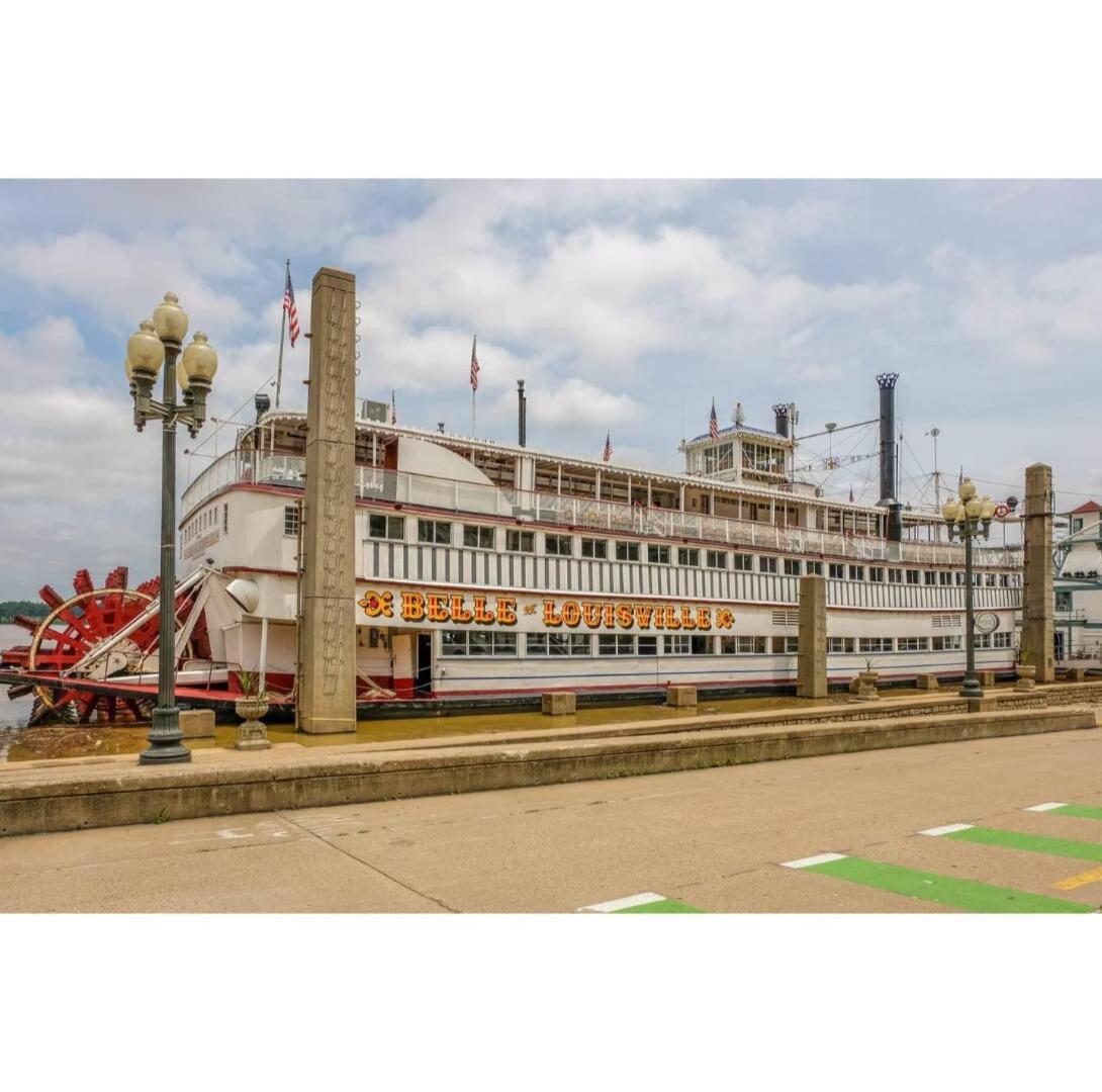 Modern Nulu 2br Cozysuites 01 Louisville-Jefferson County