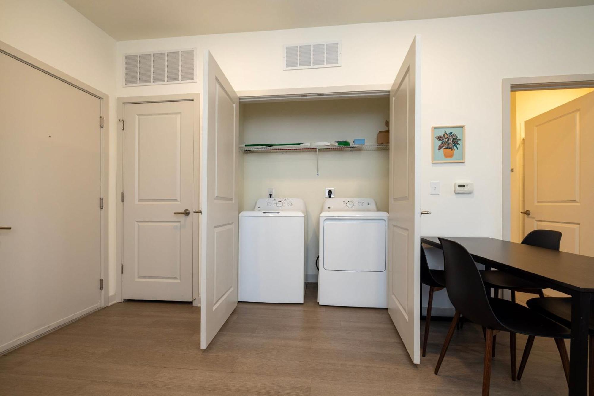 Modern Nulu 2br Cozysuites 01 Appartement Louisville-Jefferson County